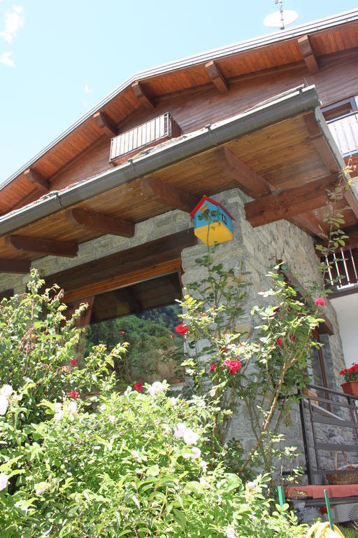 Hotel Des Roses Antey-Saint-André Kültér fotó